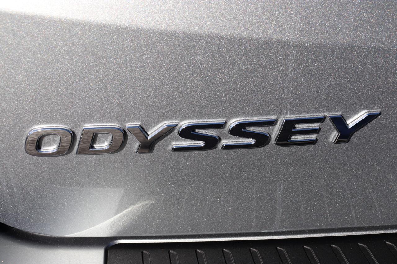 Honda Odyssey Touring Auto 2027