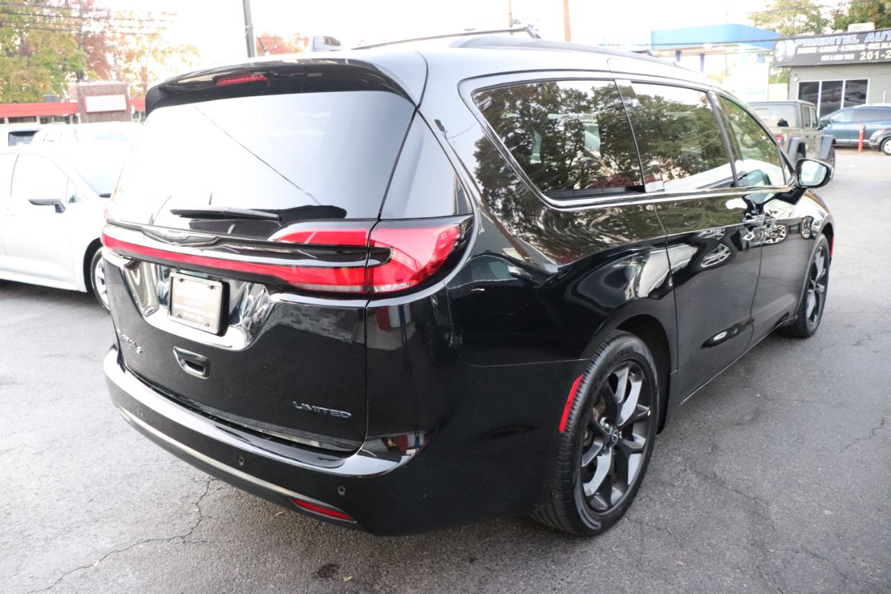 Chrysler Pacifica Limited FWD 2025
