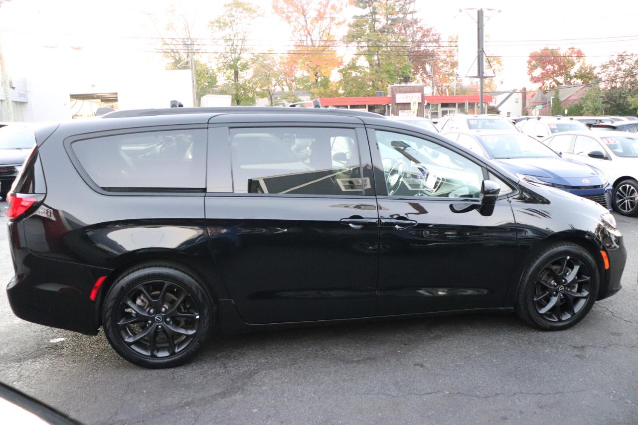 Chrysler Pacifica Limited FWD 2025