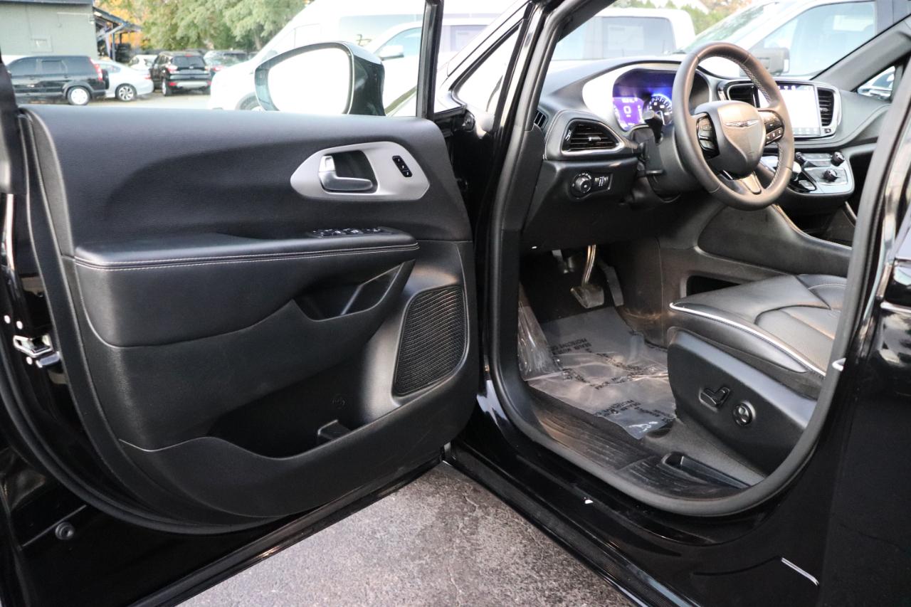 Chrysler Pacifica Limited FWD 2025