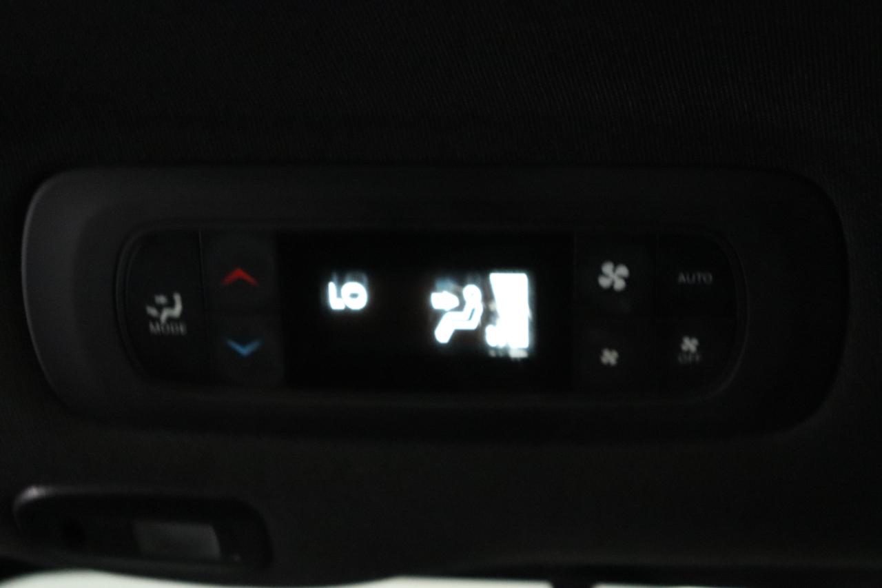 Chrysler Pacifica Limited FWD 2025