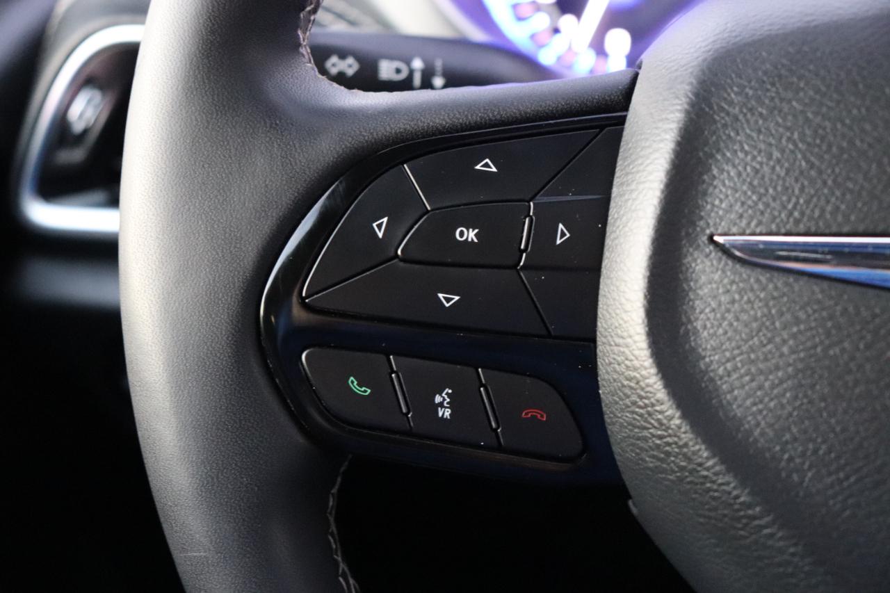 Chrysler Pacifica Limited FWD 2025