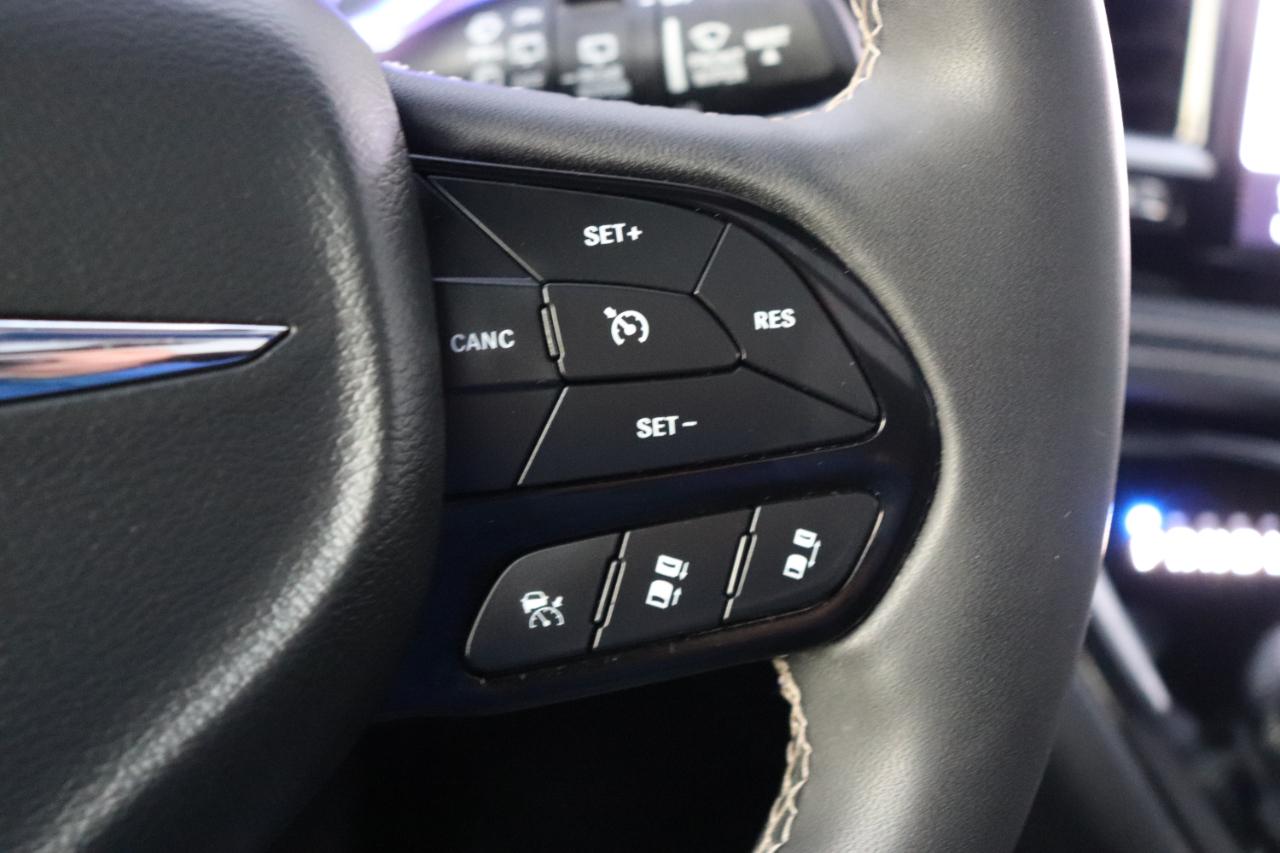 Chrysler Pacifica Limited FWD 2025