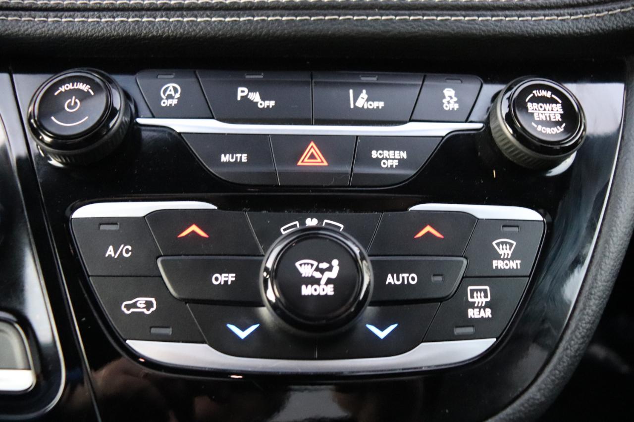 Chrysler Pacifica Limited FWD 2025