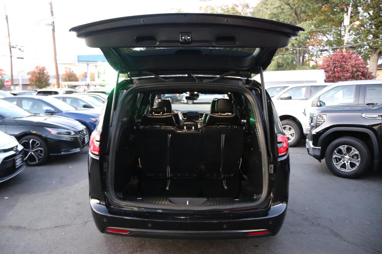 Chrysler Pacifica Limited FWD 2025