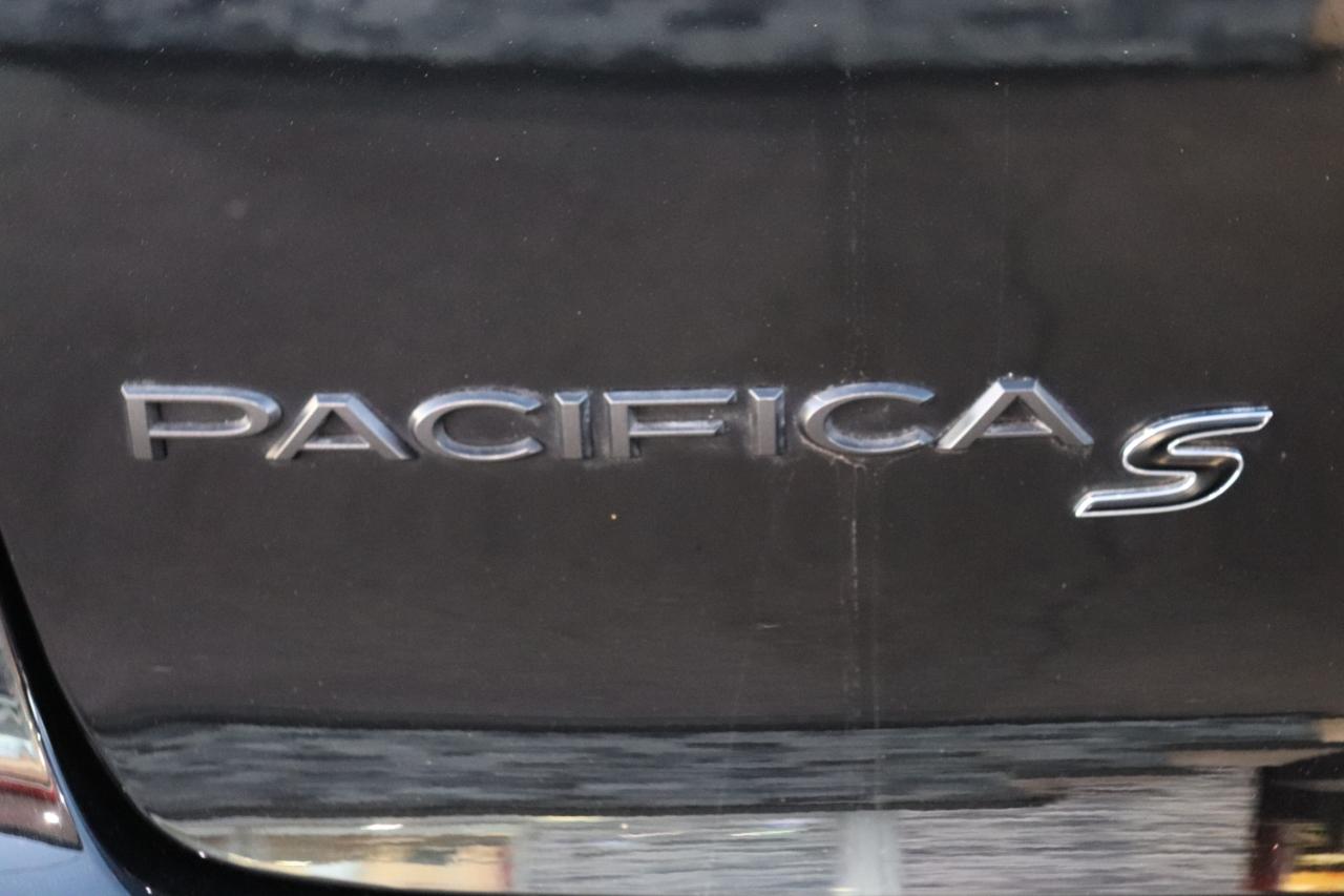Chrysler Pacifica Limited FWD 2025