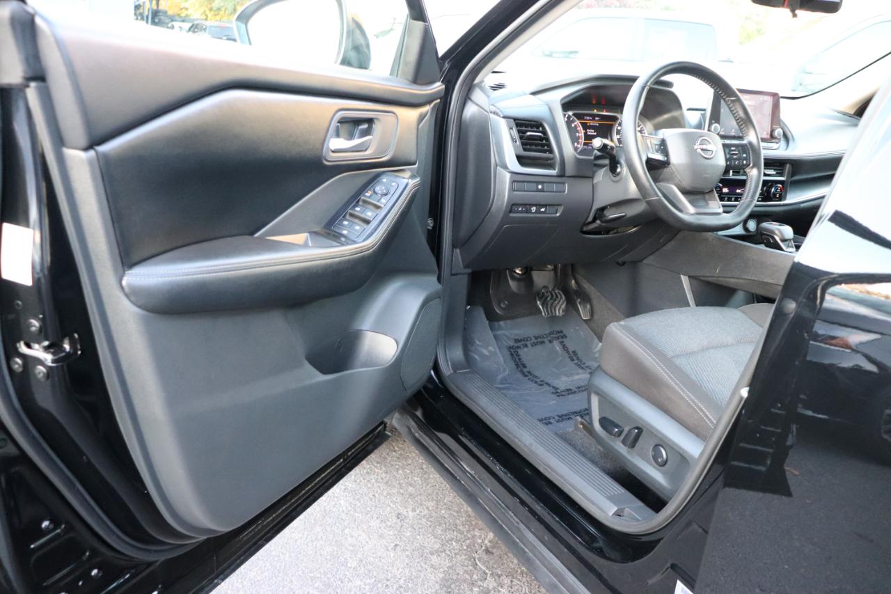 Nissan Rogue FWD SV 2025