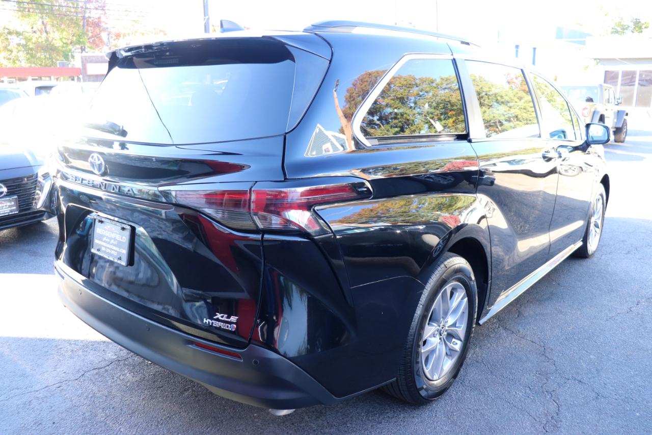 Toyota Sienna XLE FWD 8-Passenger (Natl) 2024