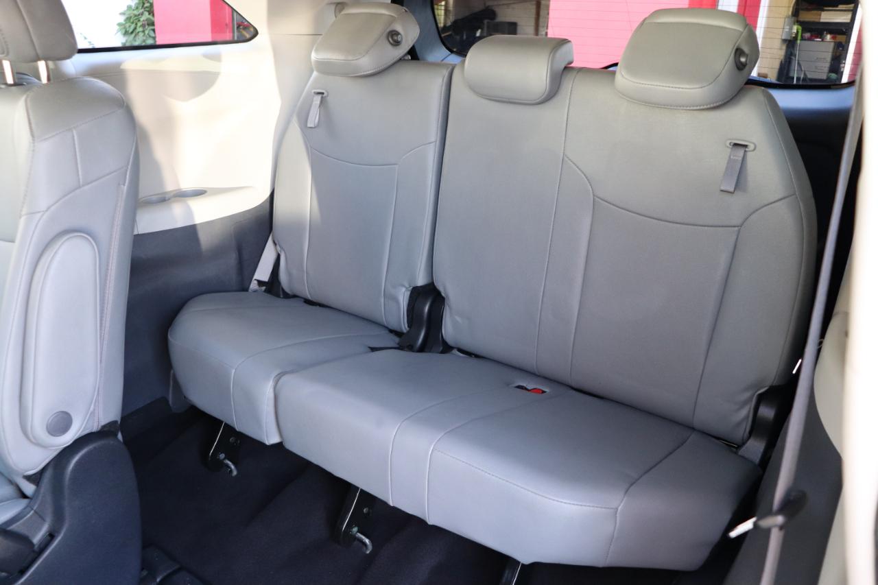 Toyota Sienna XLE FWD 8-Passenger (Natl) 2024