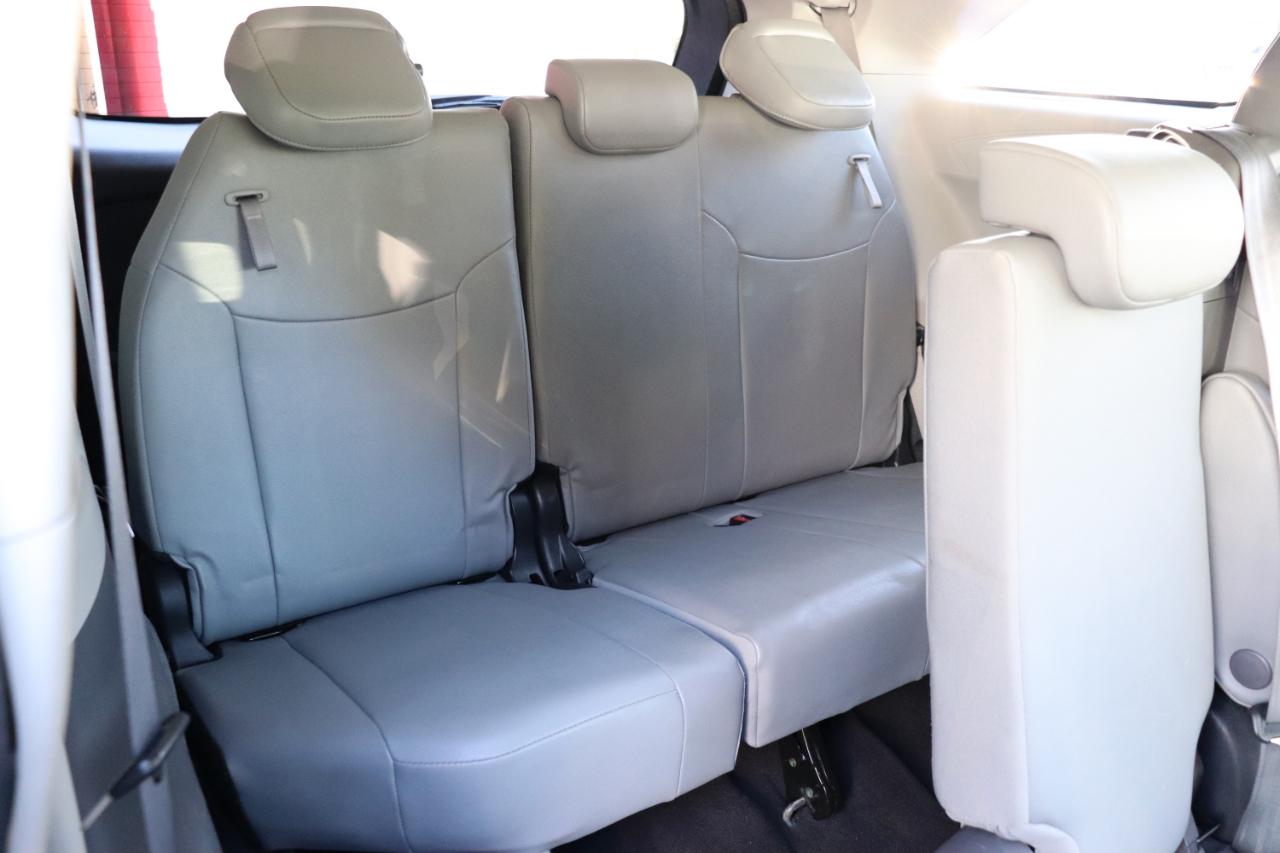 Toyota Sienna XLE FWD 8-Passenger (Natl) 2024