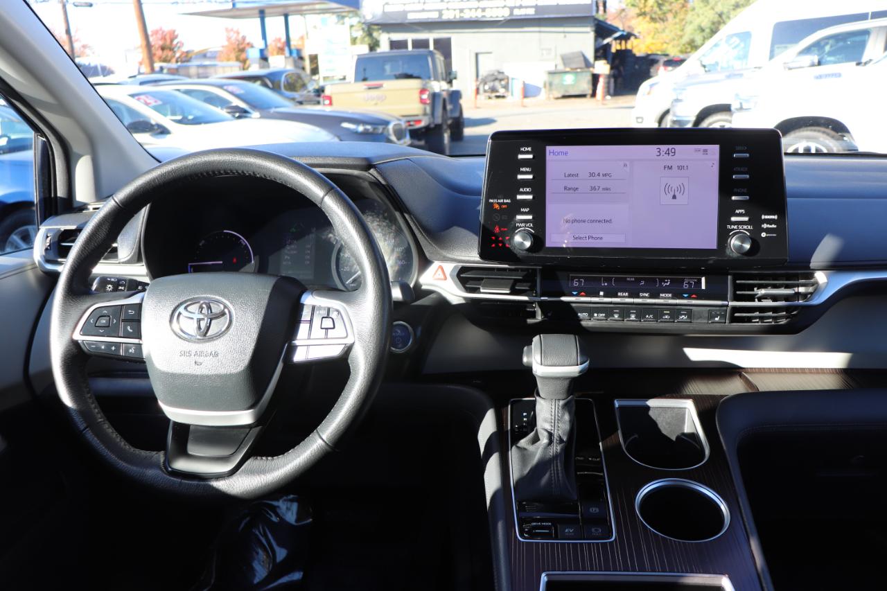 Toyota Sienna XLE FWD 8-Passenger (Natl) 2024