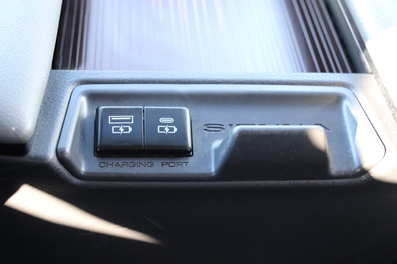 Toyota Sienna XLE FWD 8-Passenger (Natl) 2024