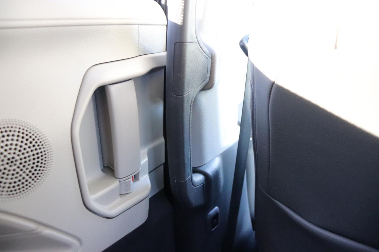 Toyota Sienna XLE FWD 8-Passenger (Natl) 2024