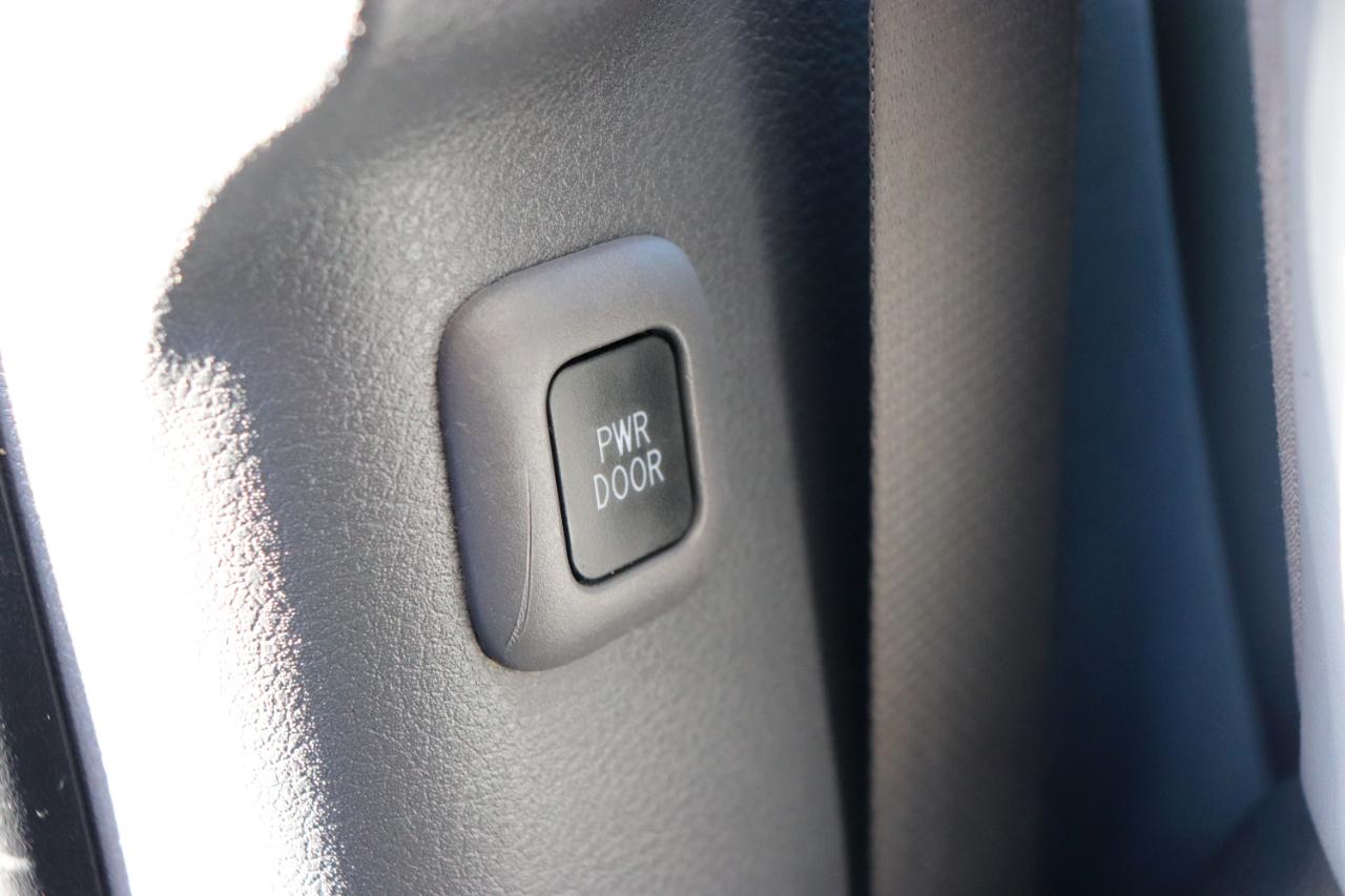 Toyota Sienna XLE FWD 8-Passenger (Natl) 2024