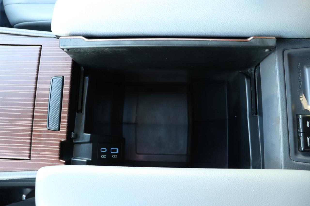 Toyota Sienna XLE FWD 8-Passenger (Natl) 2024