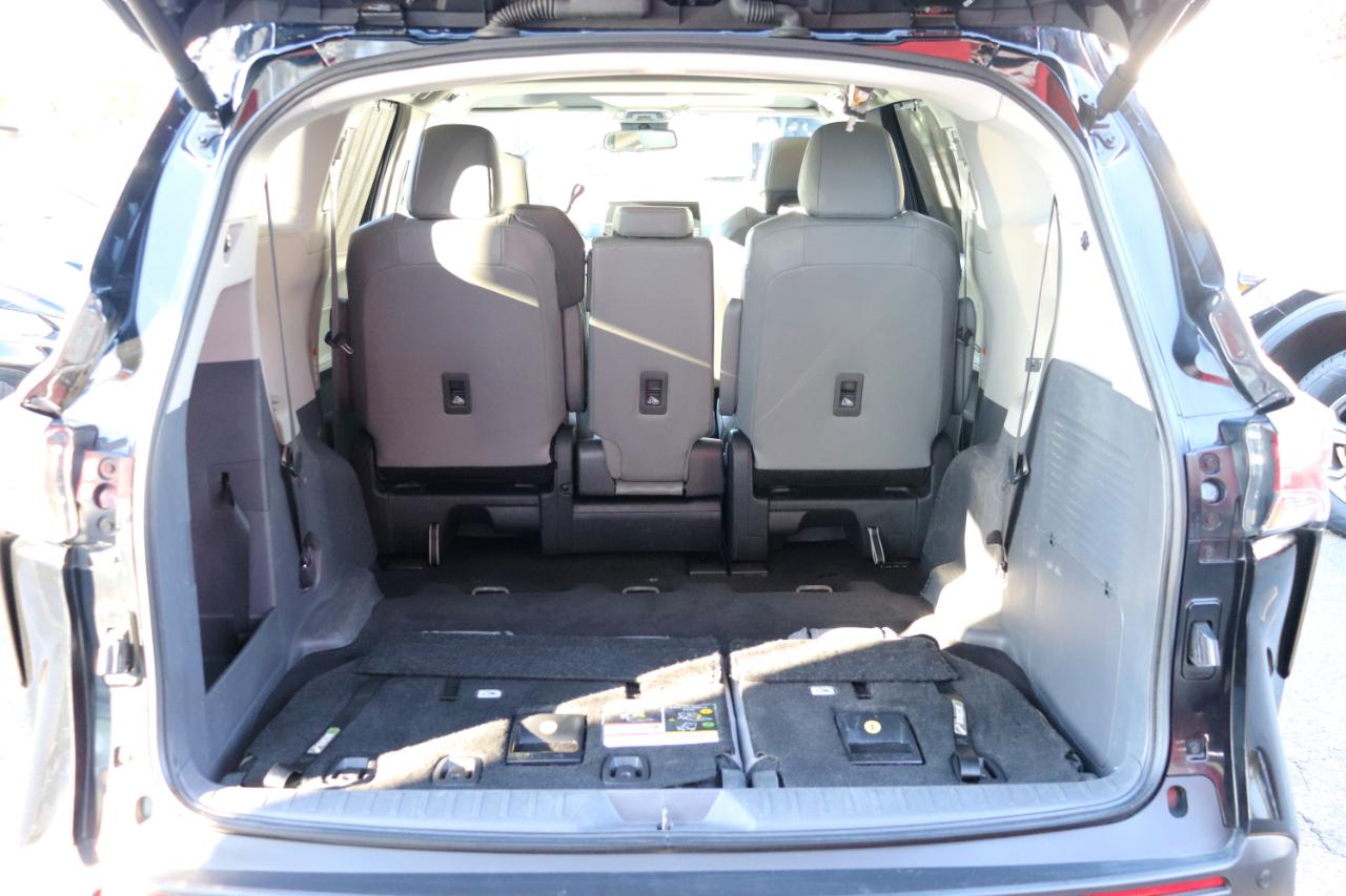 Toyota Sienna XLE FWD 8-Passenger (Natl) 2024