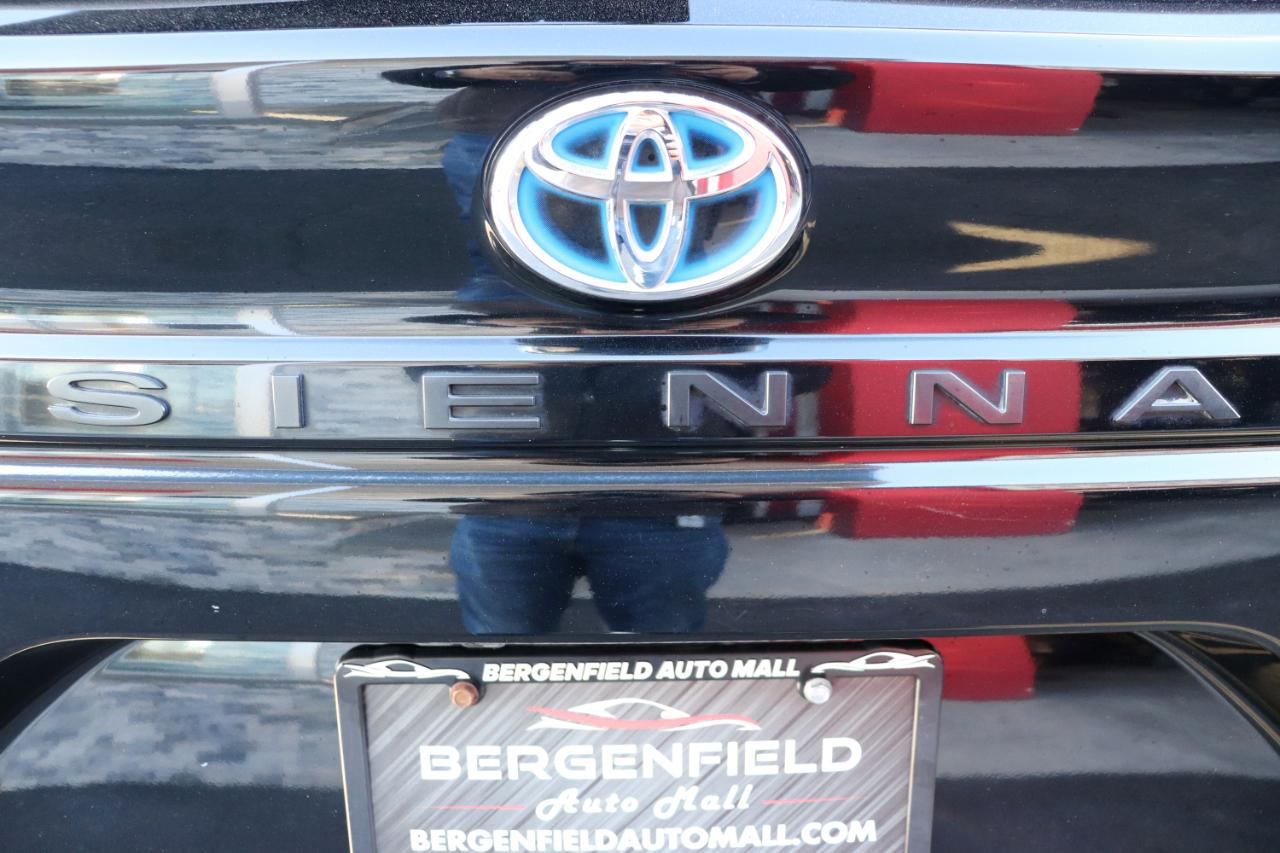 Toyota Sienna XLE FWD 8-Passenger (Natl) 2024