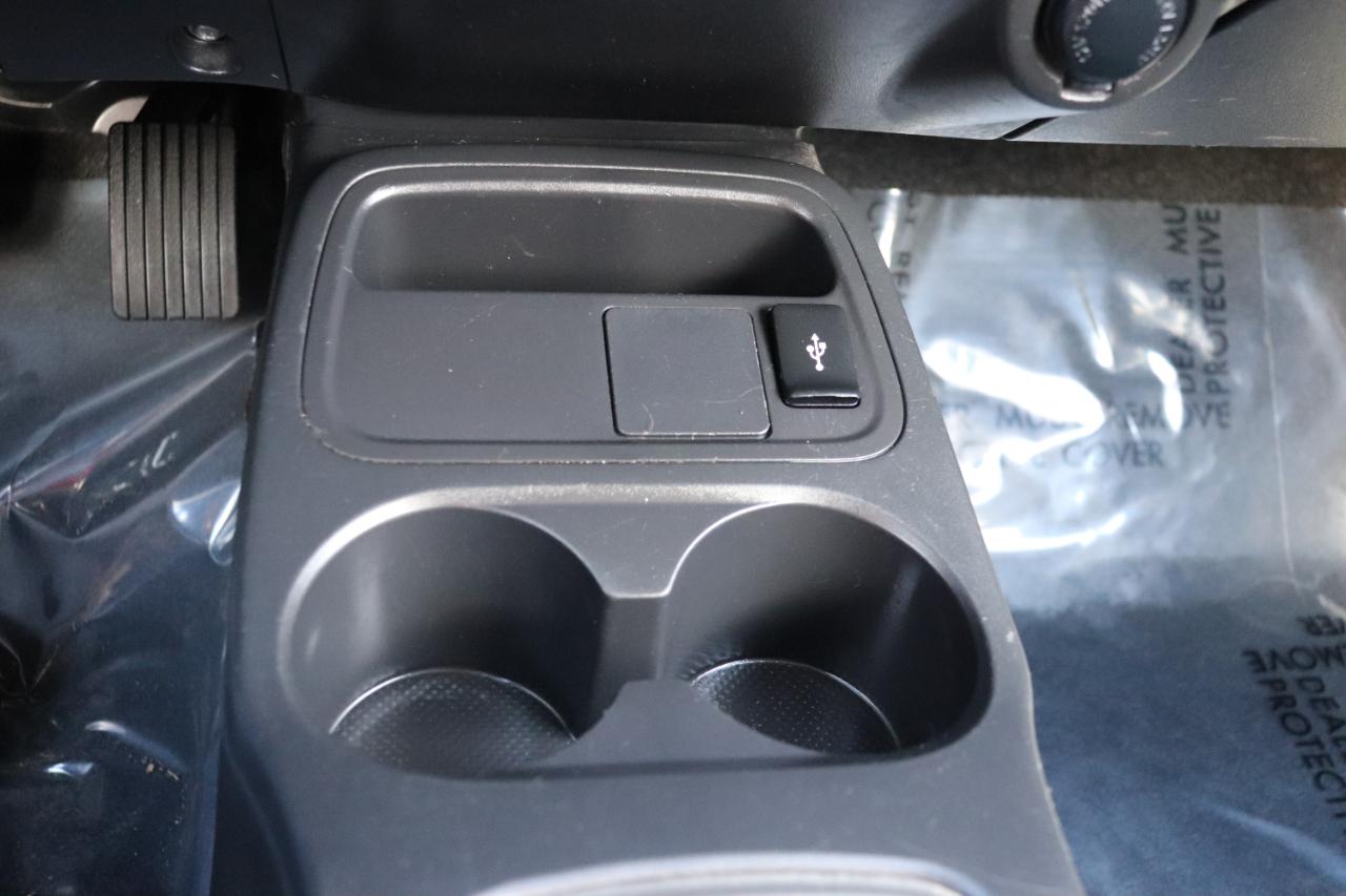 Mitsubishi Mirage ES CVT 2024