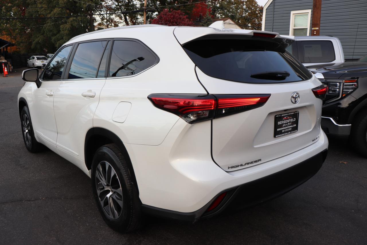 Toyota Highlander XLE AWD (Natl) 2023