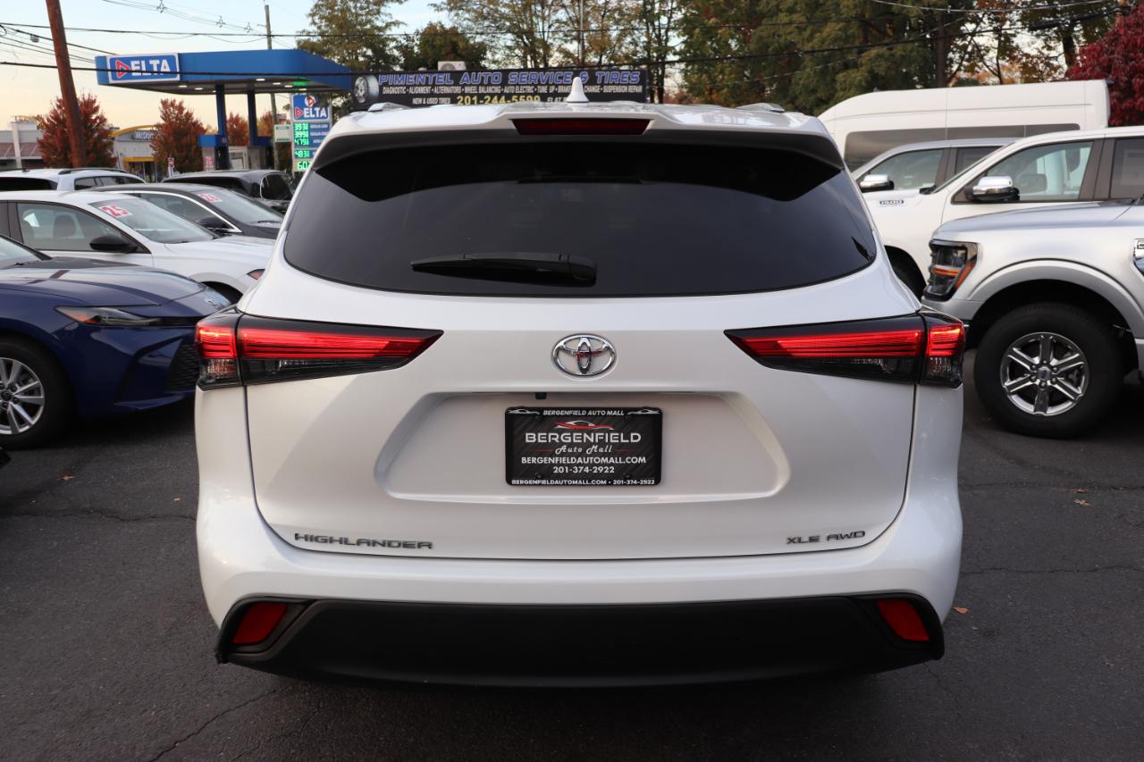 Toyota Highlander XLE AWD (Natl) 2023