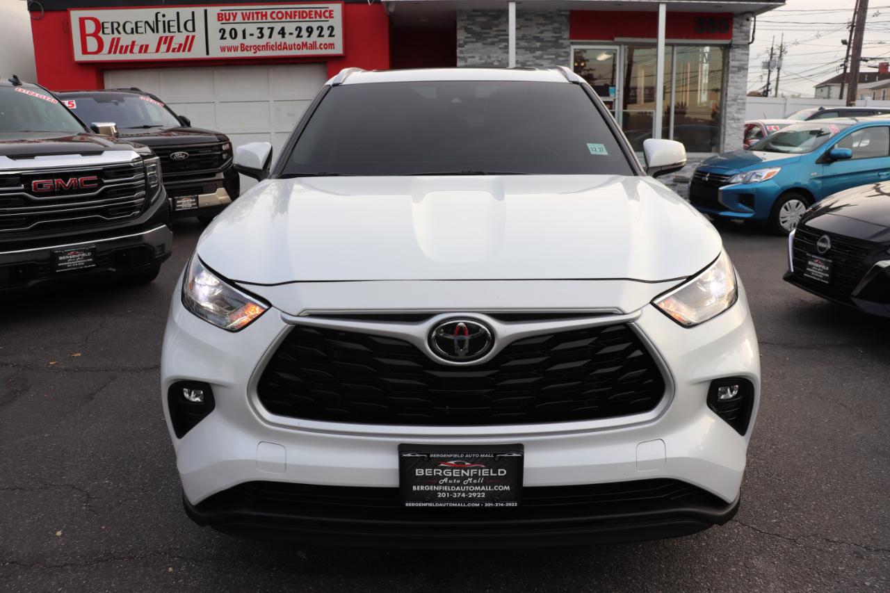 Toyota Highlander XLE AWD (Natl) 2023