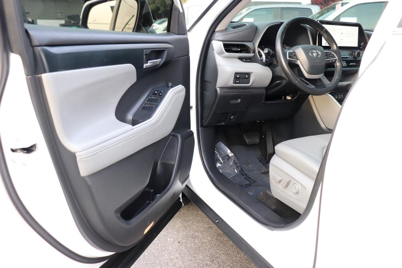 Toyota Highlander XLE AWD (Natl) 2023