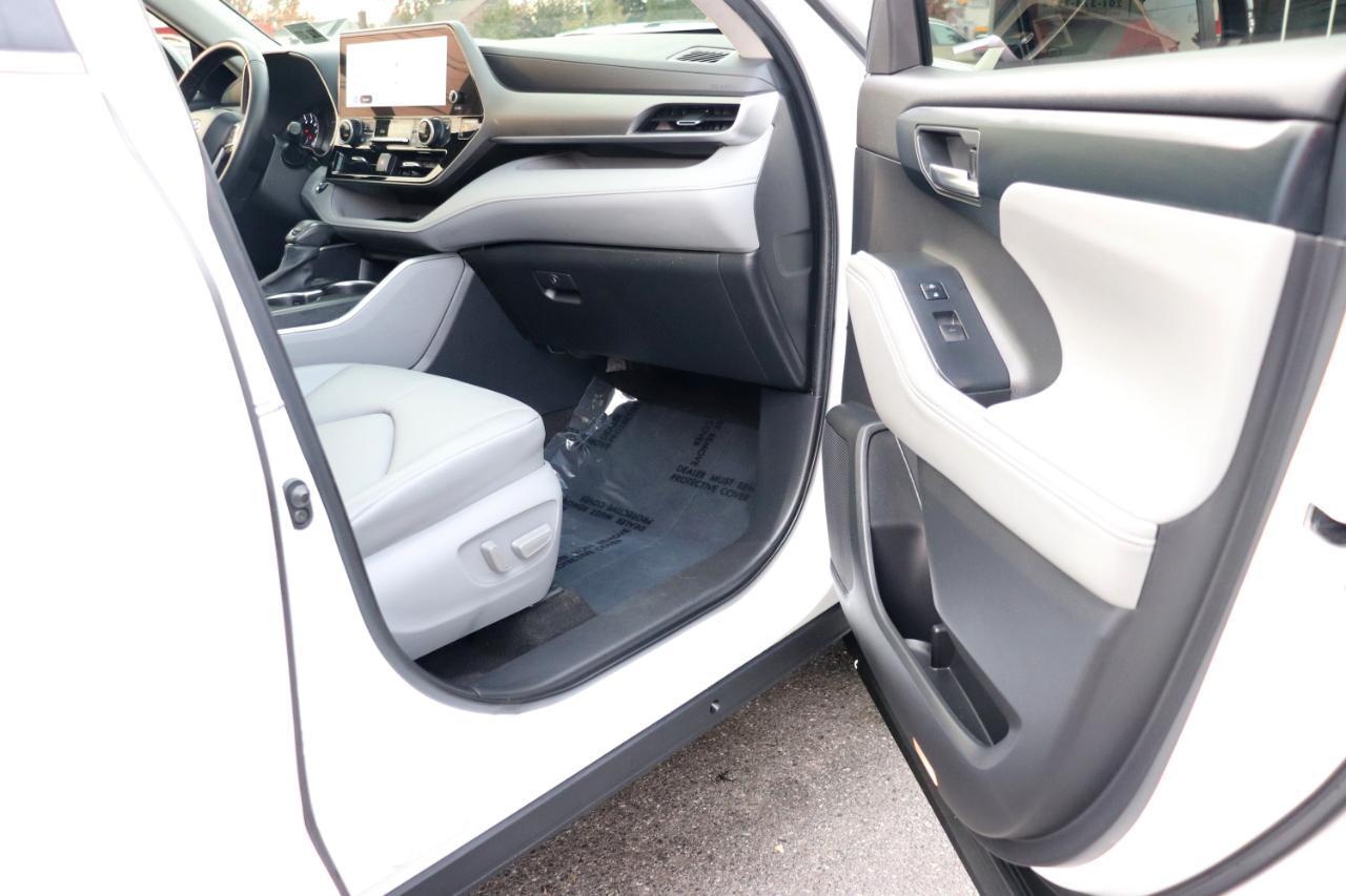 Toyota Highlander XLE AWD (Natl) 2023