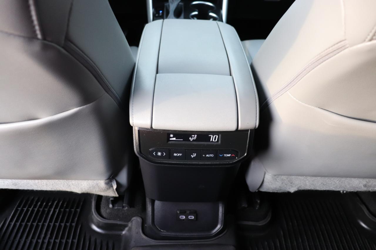 Toyota Highlander XLE AWD (Natl) 2023