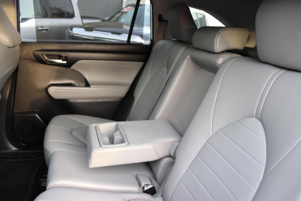 Toyota Highlander XLE AWD (Natl) 2023
