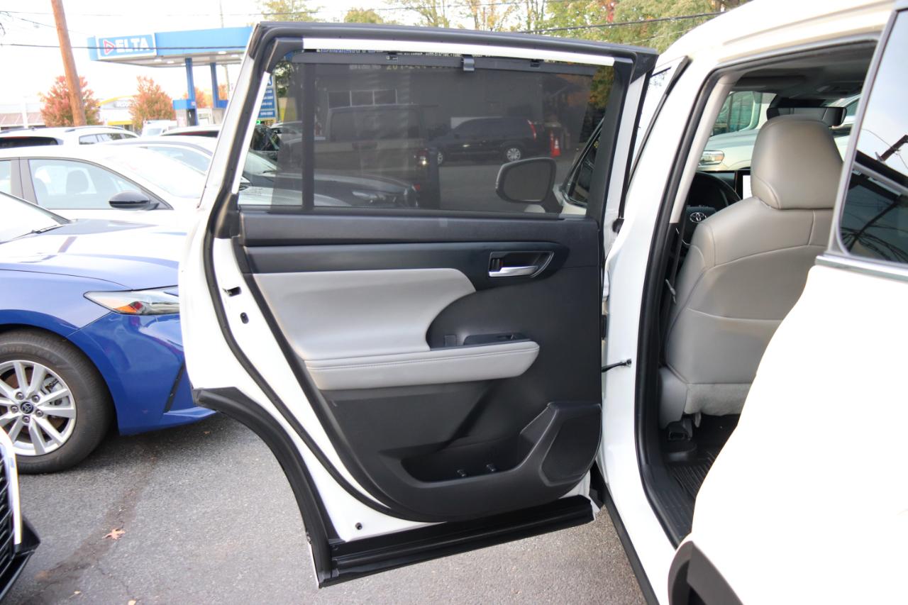 Toyota Highlander XLE AWD (Natl) 2023