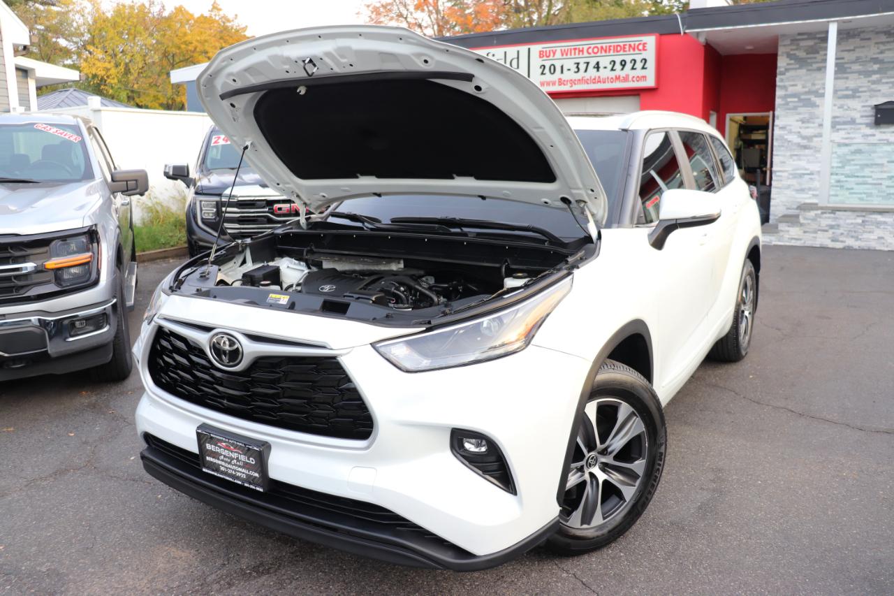 Toyota Highlander XLE AWD (Natl) 2023