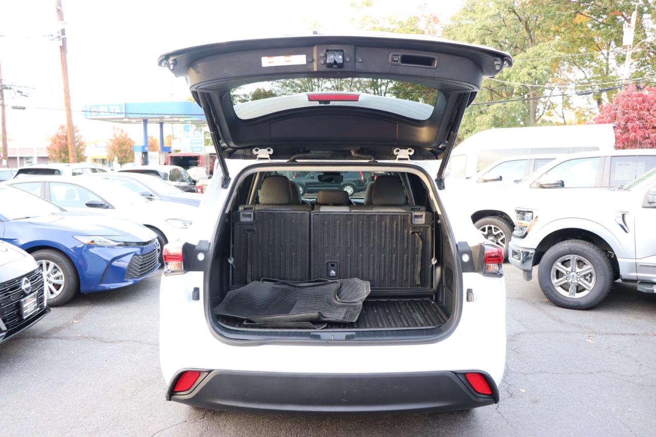 Toyota Highlander XLE AWD (Natl) 2023