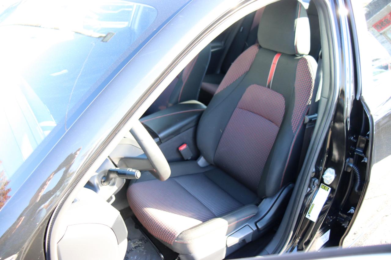 Nissan Sentra SR Sedan *Ltd Avail* 2026