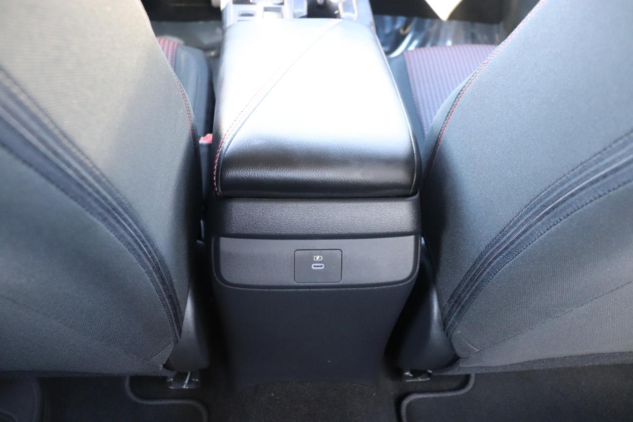Nissan Sentra SR Sedan *Ltd Avail* 2026