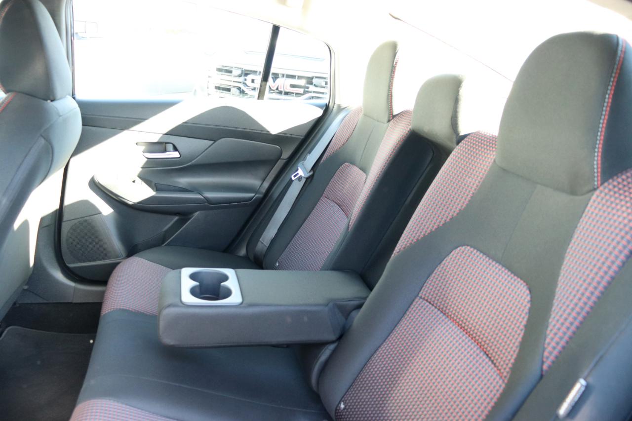 Nissan Sentra SR Sedan *Ltd Avail* 2026