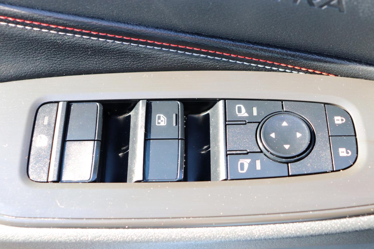 Nissan Sentra SR Sedan *Ltd Avail* 2026