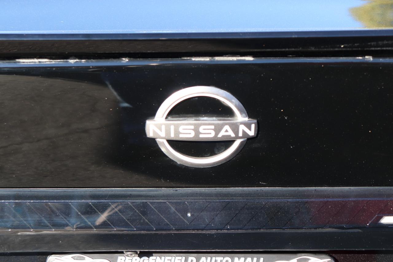 Nissan Sentra SR Sedan *Ltd Avail* 2026
