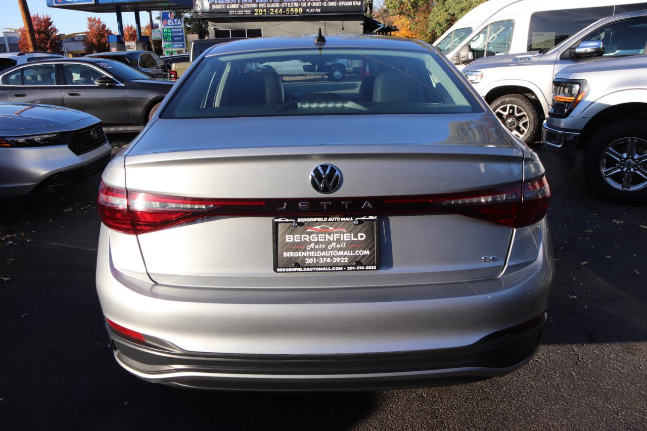 Volkswagen Jetta SE Auto 2025