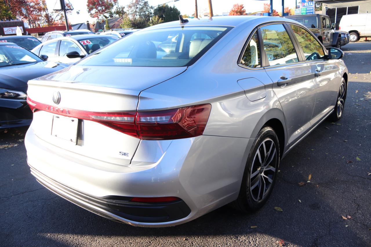 Volkswagen Jetta SE Auto 2025