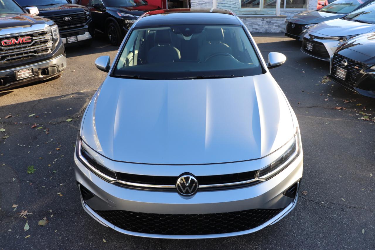 Volkswagen Jetta SE Auto 2025