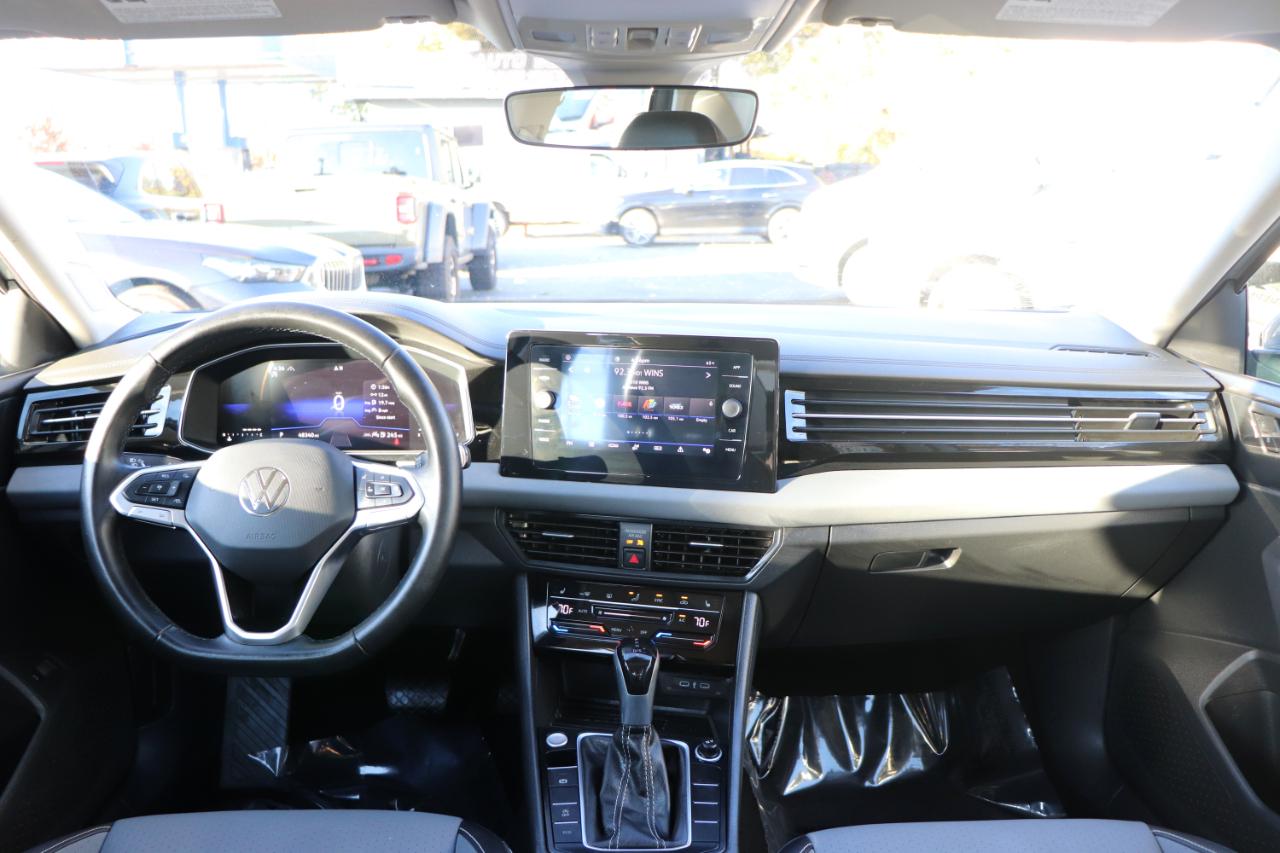 Volkswagen Jetta SE Auto 2025