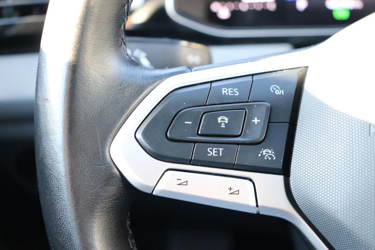 Volkswagen Jetta SE Auto 2025