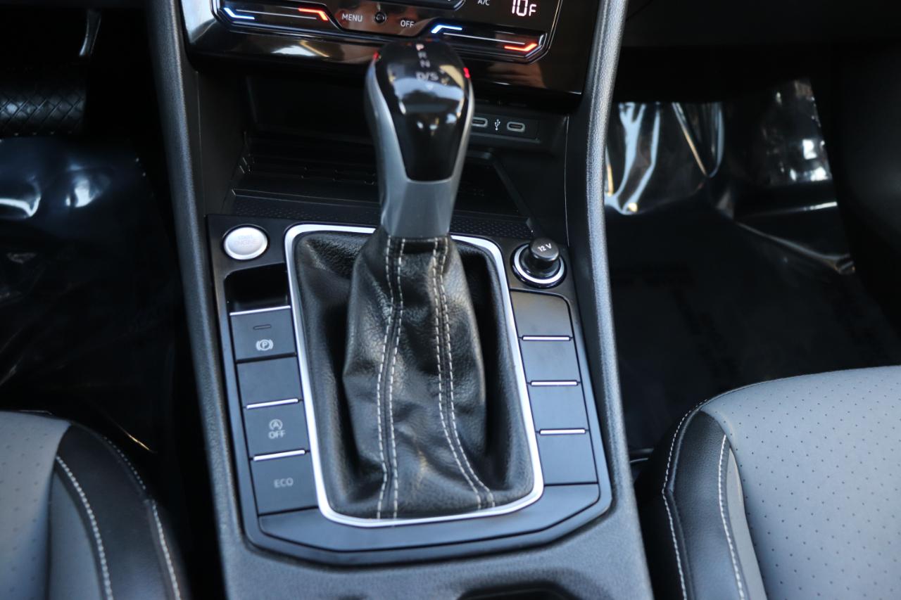 Volkswagen Jetta SE Auto 2025