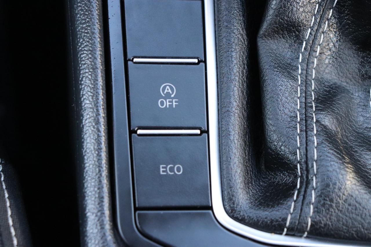 Volkswagen Jetta SE Auto 2025