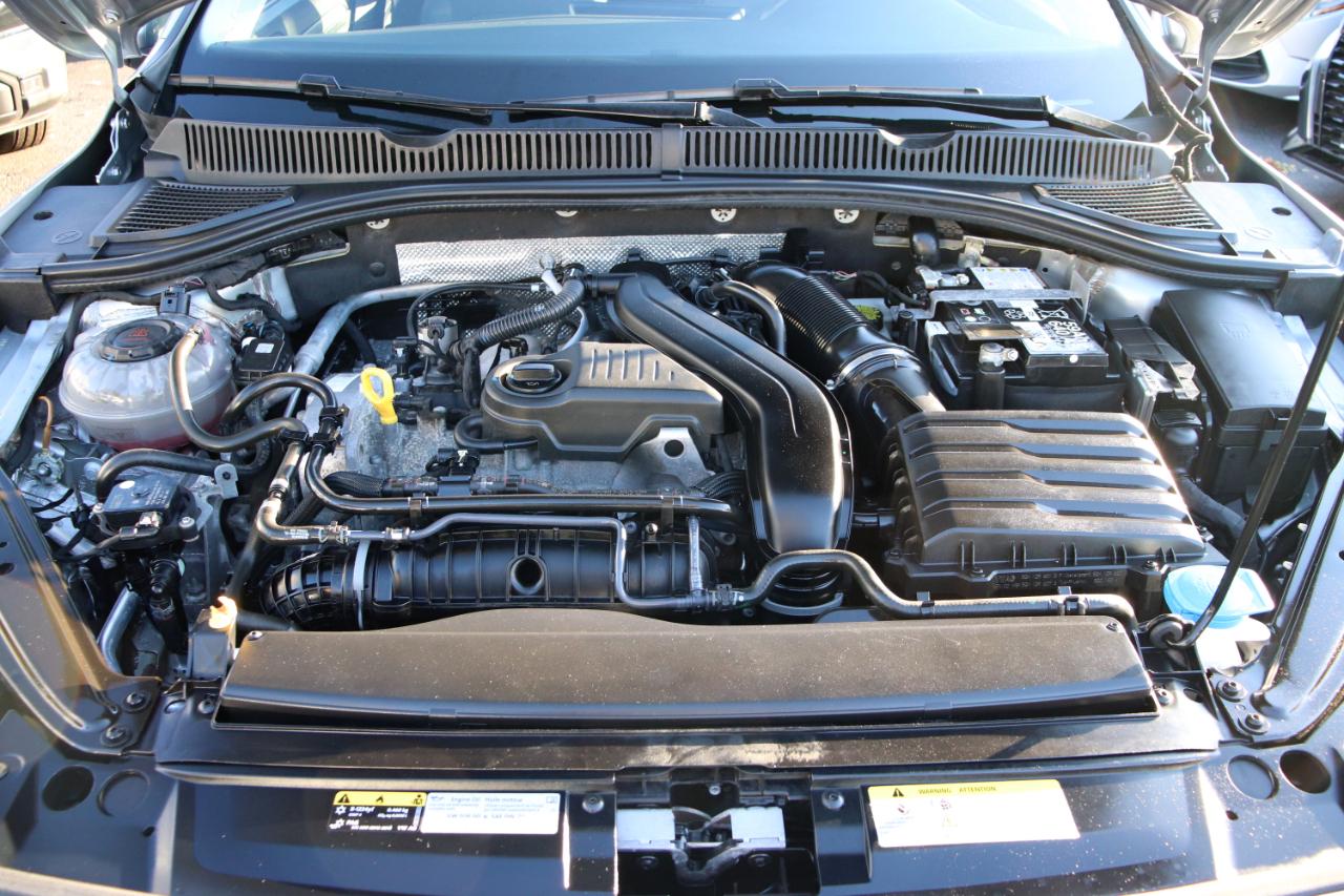 Volkswagen Jetta SE Auto 2025