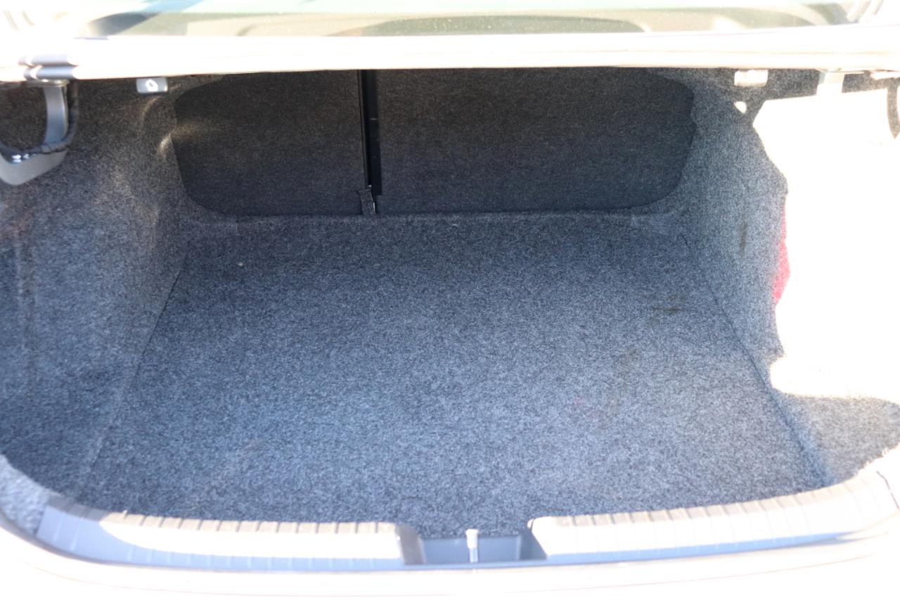 Volkswagen Jetta SE Auto 2025