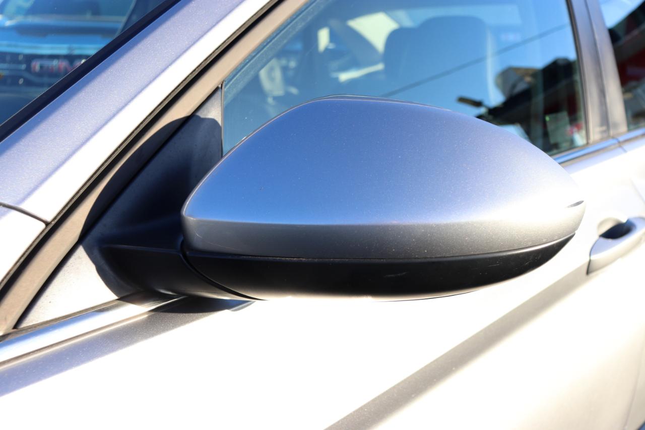 Volkswagen Jetta SE Auto 2025