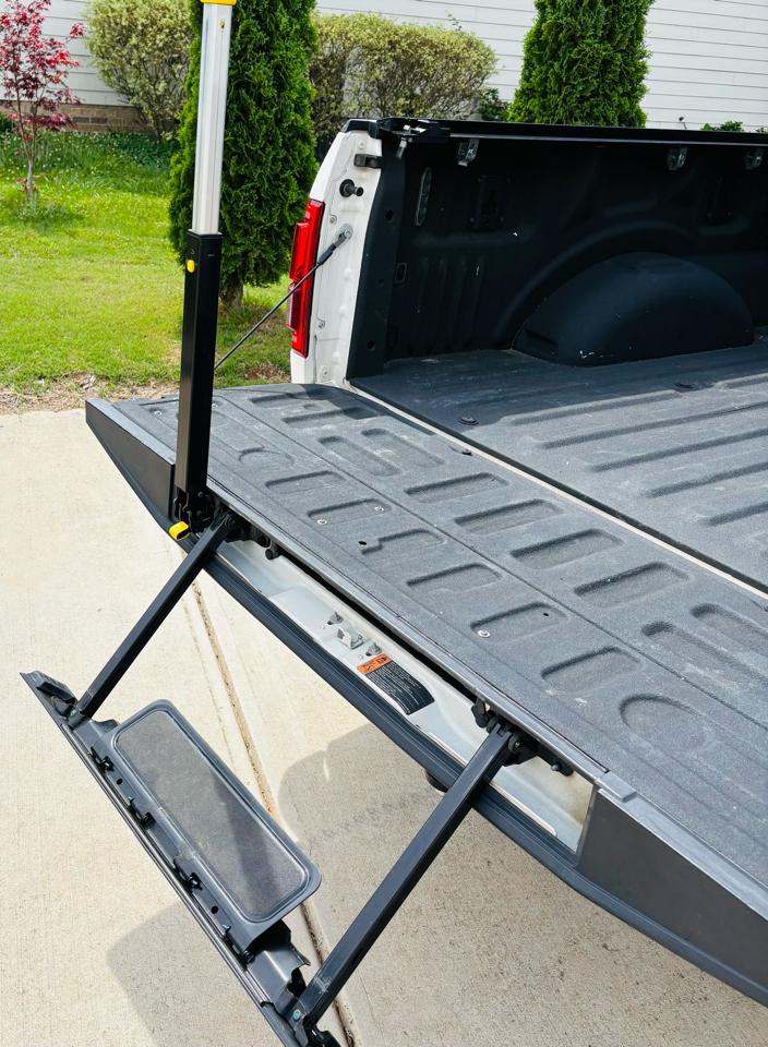Ford F-150 Lariat SuperCab 5.5-ft 4WD 2017