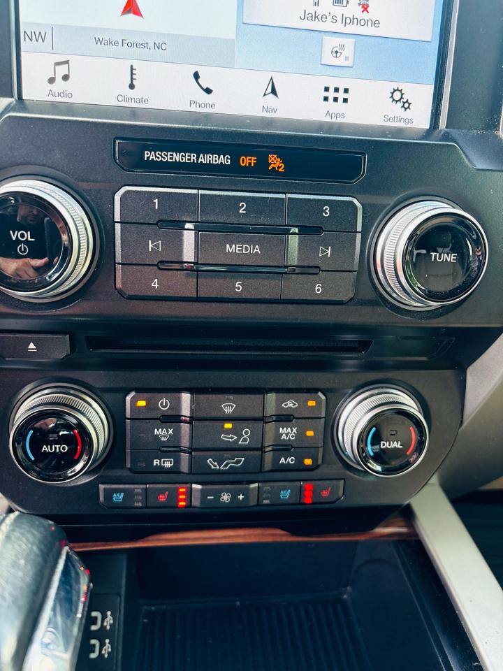 Ford F-150 Lariat SuperCab 5.5-ft 4WD 2017