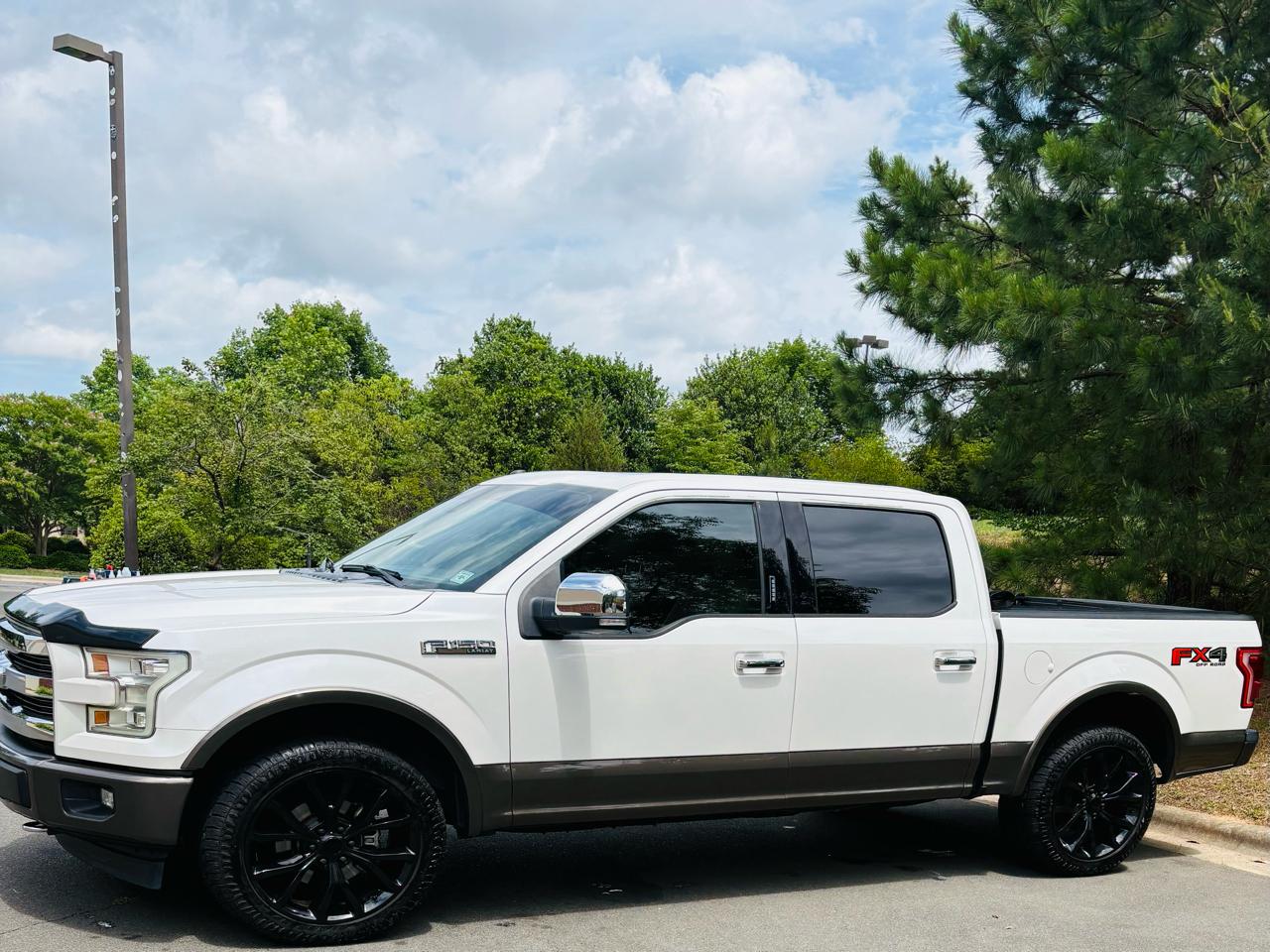 Ford F-150 Lariat SuperCab 5.5-ft 4WD 2017
